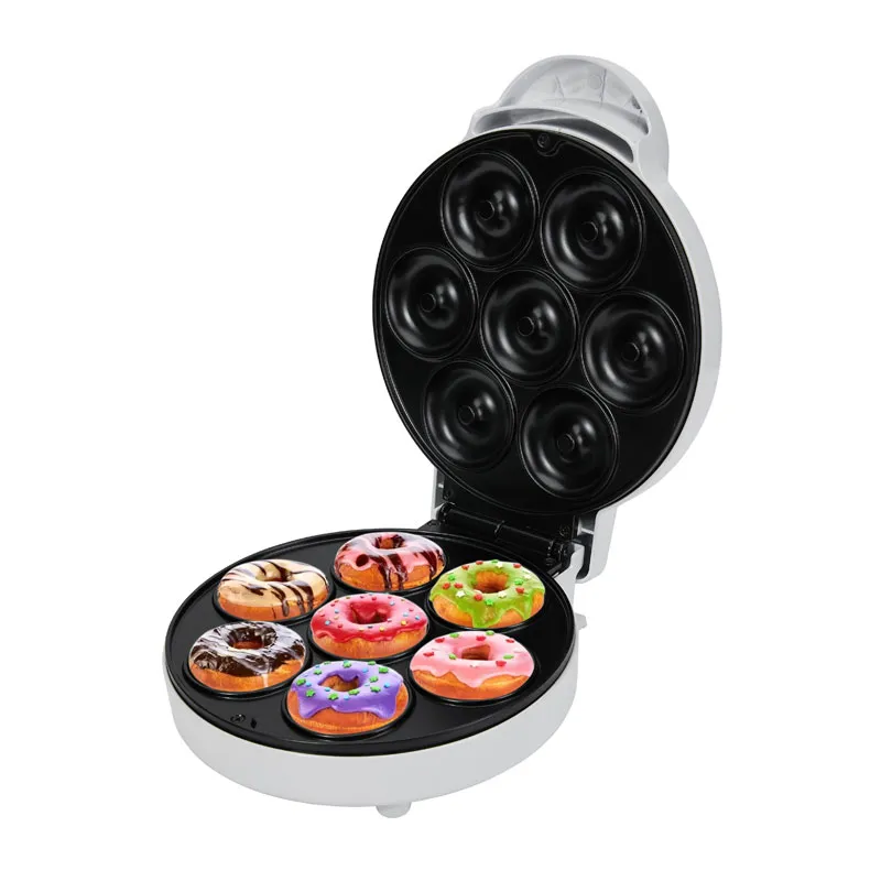Does the electric donut maker stick to the pan easily?