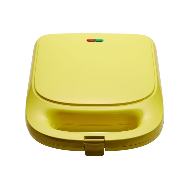 Why doesn't the sandwich maker indicator light turn on after preheating?
